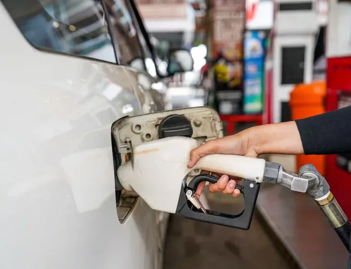 Harga BBM Naik Tajam April 2026, Pertamax Capai Rp17.850 per Liter