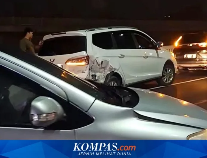 Kecelakaan Beruntun 3 Mobil di Tol MBZ: Vios Tabrak Cortez Mogok lalu Hantam Xenia