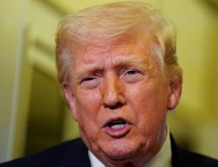 Trump Siap Akhiri Perang Iran Meski Selat Hormuz Tetap Ditutup