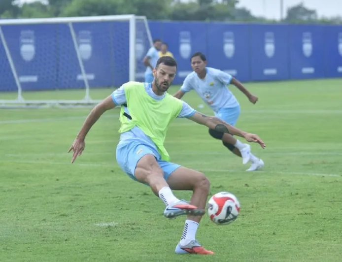 Frans Putros dan Patricio Matricardi Dipastikan Absen di Laga Semen Padang vs Persib Bandung