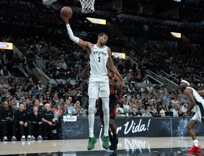 Victor Wembanyama Pecahkan Rekor Doebel-Doebel Tercepat NBA Sejak 1966