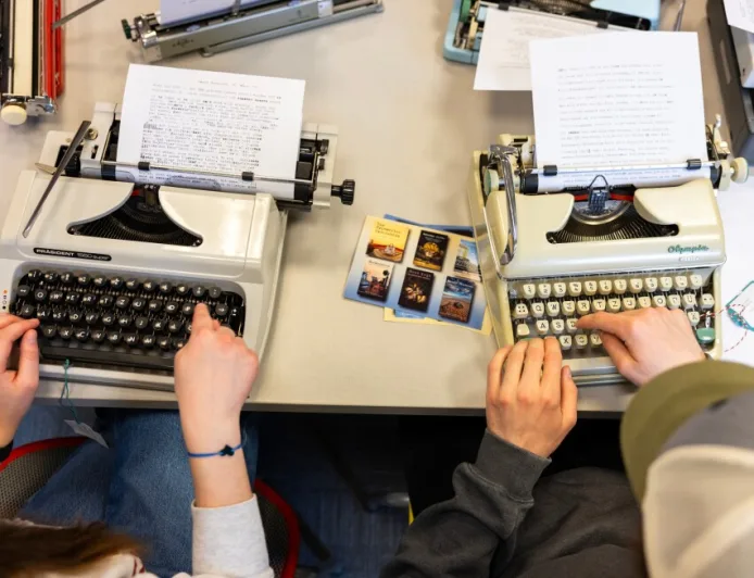 Dosen Cornell Gunakan Mesin Tik untuk Cegah Tugas AI dan Ajarkan Nilai Hidup