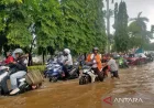 Banjir Melanda Jakarta Barat: 12 RT dan 4 Ruas Jalan Terendam Air 30-40 cm