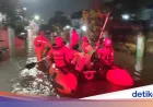Banjir Pondok Hijau Tangsel Masih Parah, Warga Dievakuasi Pakai Perahu Karet