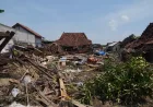 Banjir di Demak Surut, Warga Temukan Rumah Rusak Parah Tinggal Tiang dan Atap
