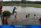 Anak-anak Cilincing Berenang di Atas Makam Terendam Banjir, Bahaya Mengintai