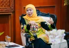 Kasus Pungli Dinas ESDM Jatim: Khofifah Hormati Proses Hukum Kejati
