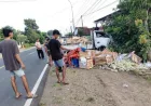 Kecelakaan Truk di Ponorogo: Ban Pecah Sebabkan Tabrak Pagar Rumah
