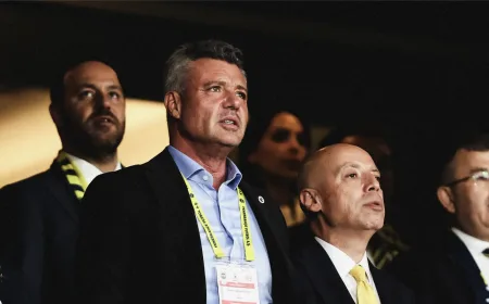 Presiden Fenerbahçe Sadettin Saran Selamat dari Kecelakaan Mobil di Kadıköy