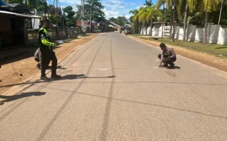 Polisi Olah TKP Kecelakaan di Merauke, Korban Alami Luka Berat