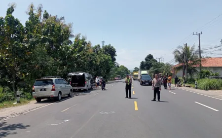 Mobil Jenazah Tabrakan Keras dengan Hiace di Probolinggo, Dua Luka Luka