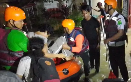 BPBD Kerahkan Personel Evakuasi Warga Terdampak Banjir Meluapnya Sungai Deli