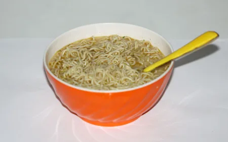 7 Bahaya Mi Instan yang Meningkatkan Risiko Penyakit Berbahaya