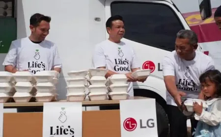 Program LG Lebaran Sehat Bantu Korban Longsor Pasirlangu Pasca Lebaran