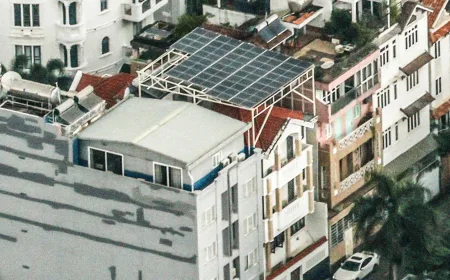 Vietnam Dorong Tenaga Surya Usai EV untuk Atasi Krisis Minyak Global