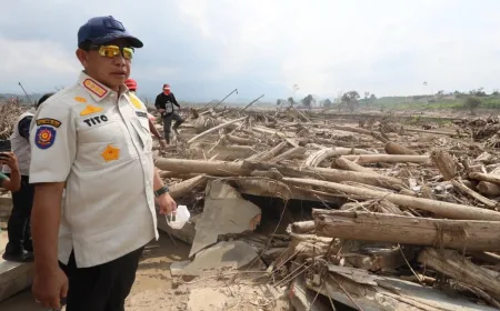 Kayu Hanyutan Banjir Aceh dan Sumatera Dimanfaatkan untuk Hunian Sementara Warga