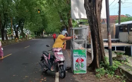 Kita Berbagi Sosial Sumenep Bagikan 45 Nasi Bungkus Tujuan Akhirat