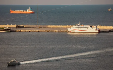 3 Tanker Oman Gunakan Rute Baru Lewat Pesisir untuk Keluar dari Selat Hormuz