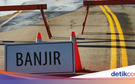 Banjir Jakarta Barat: 12 RT Terendam Usai Hujan Deras Semalam
