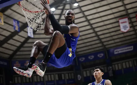 Buzzer Beater Chad Brown Selamatkan Satria Muda Menang Tipis atas Rajawali