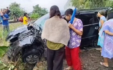 Kecelakaan Minibus Mati Mesin Ditabrak Kereta di Asahan, Sopir Selamat Setelah Loncat