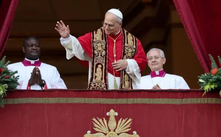 Paus Leo XIV Serukan Perdamaian Dunia dalam Misa Malam Paskah di Vatikan