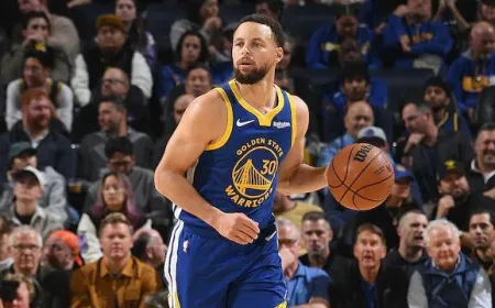Stephen Curry Kembali Tampil Setelah Cedera Lutut Panjang, Siap Hadapi Rockets