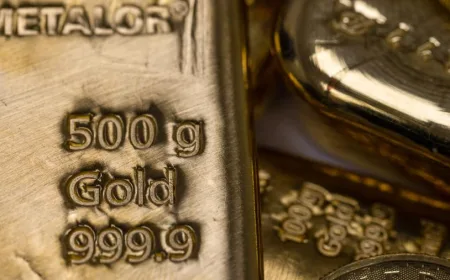 Harga Emas Lemas Pagi Ini: Pilih Jual atau Beli di Tengah Ketegangan Timur Tengah?