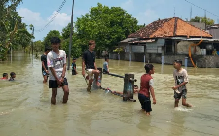 Banjir Demak Sebabkan Satu Korban Jiwa Anak 8 Tahun Terbawa Arus