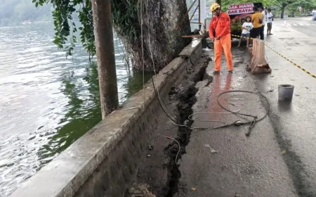 Talud Ambles di Telaga Ngebel Akibat Hujan Deras, Warga Diminta Waspada Longsor