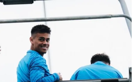 Penyebab PSV Eindhoven Tertarik Rebut Mees Hilgers dari FC Twente