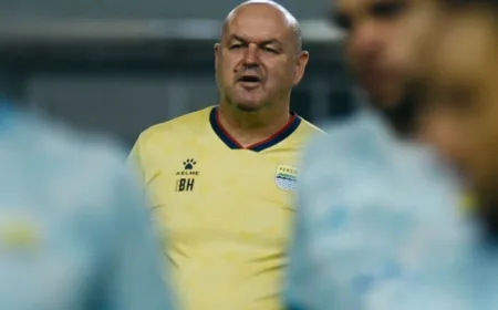 Julio Cesar Absen Lawan Bali United, Bojan Hodak Yakin Persib Tetap Kuat