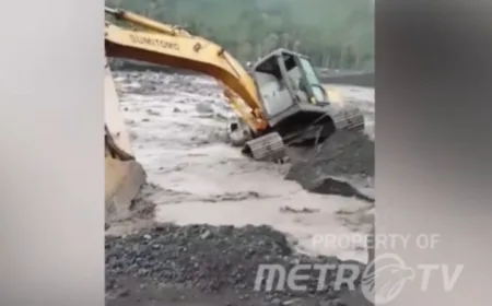 Banjir Lahar Dingin Semeru: Alat Berat Nyaris Terguling di Lumajang