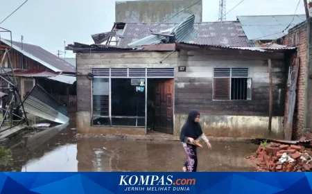 Angin Kencang Lhokseumawe Rusak 10 Rumah dan Sebabkan Banjir Desa
