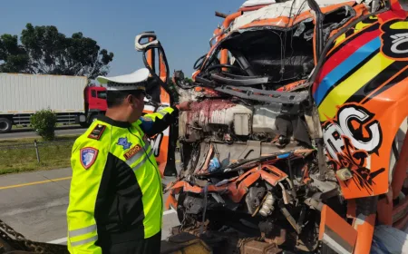 Kecelakaan Truk di Tol Jombang-Mojokerto: Sopir Diduga Mengantuk, Dua Tewas