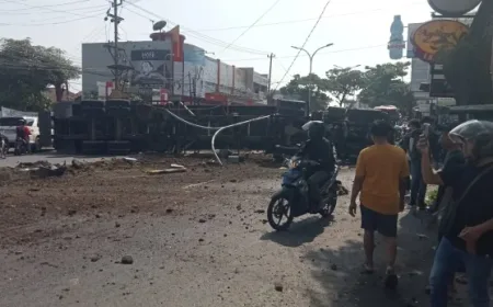 Polisi Dalami Penyebab Kecelakaan Truk Trailer di Turunan Silayur Ngaliyan