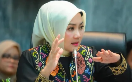 DPR Tolak Usul War Tiket Haji, Khawatir Kakek Gaptek Terpinggirkan