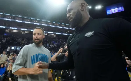 LeBron dan Curry Saling Memberi Penghormatan di Laga Lakers vs Warriors