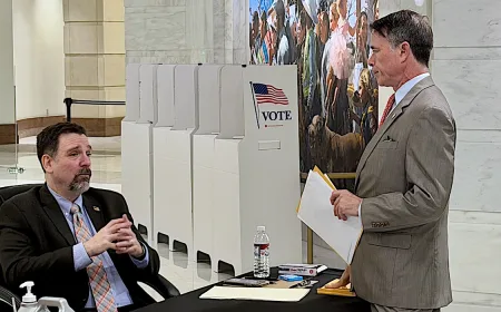 John Waldron Mundur Sebagai Ketua Partai Demokrat Oklahoma Usai Kirim Video Ciuman AI