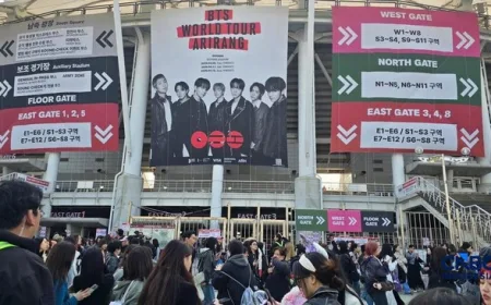 Gaya Unik ARMY Memeriahkan Konser BTS 'ARIRANG' Hari Kedua di Goyang