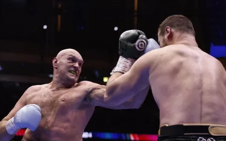 Tyson Fury Raih Kemenangan Angka Mutlak dalam Comeback Melawan Makhmudov