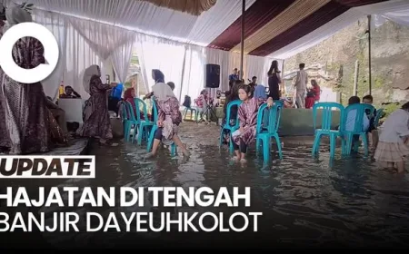 Hajatan Meriah Tetap Berlangsung di Tengah Banjir Dayeuhkolot Bandung