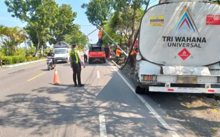 Kecelakaan Truk Tangki TWU di Bojonegoro Diduga Karena Sopir Hilang Kendali