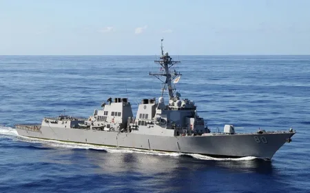 2 Kapal Perusak AS Hampir Hancur saat Gagal Tembus Blokade Selat Hormuz