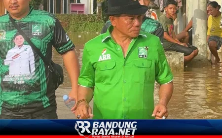 Bang Romy Turun ke Lokasi Banjir Bojongsoang, Salurkan Bantuan Langsung ke Warga Terdampak