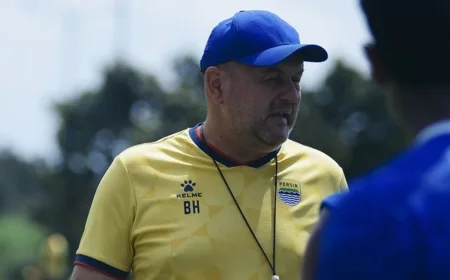 Perbandingan Gaji Fantastis Bojan Hodak di Persib dan John Herdman di Timnas Indonesia