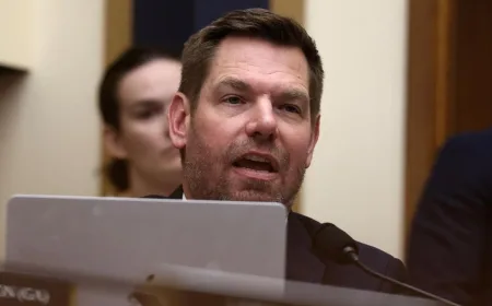 Eric Swalwell Mundur dari Pemilu Gubernur California Tersandung Dugaan Pelecehan Seksual