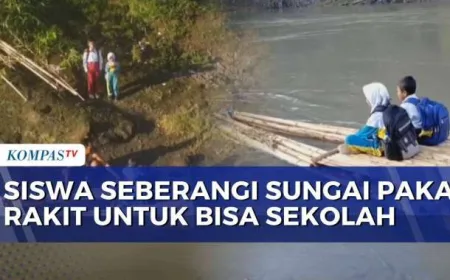 Jembatan Putus di Jember, Siswa Nekat Seberangi Sungai Demi Sekolah