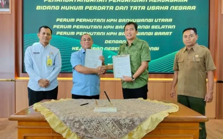Kejari Banyuwangi dan KPH Tandatangani MoU Penanganan Hukum Pengelolaan Hutan