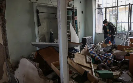 Viral Pria Iran Tawarkan Makan ke Jurnalis Meski Rumah Dibom AS